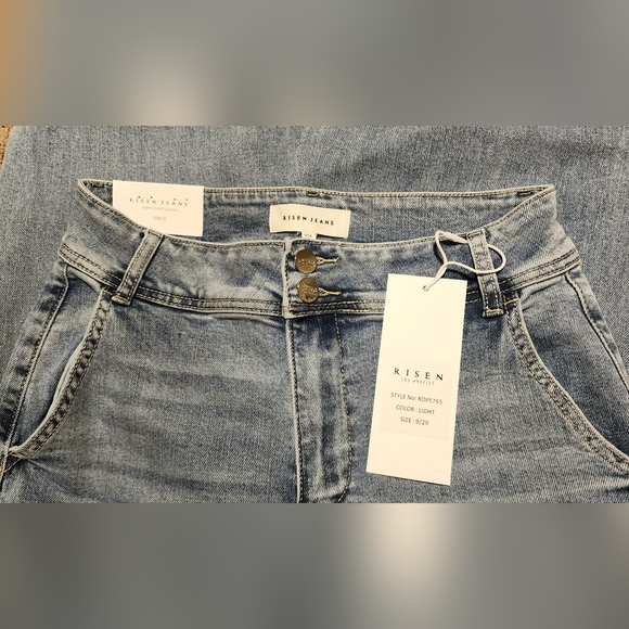 NEW High Waisted Double Button Closure Light Wash Jeans, 29 - Picture 6 of 7